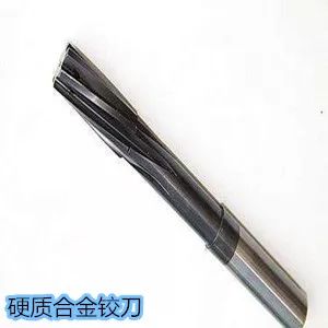 珩鉸刀外觀結構與常用的硬質合金鉸刀相似,但有幾點重要區別:(1)珩